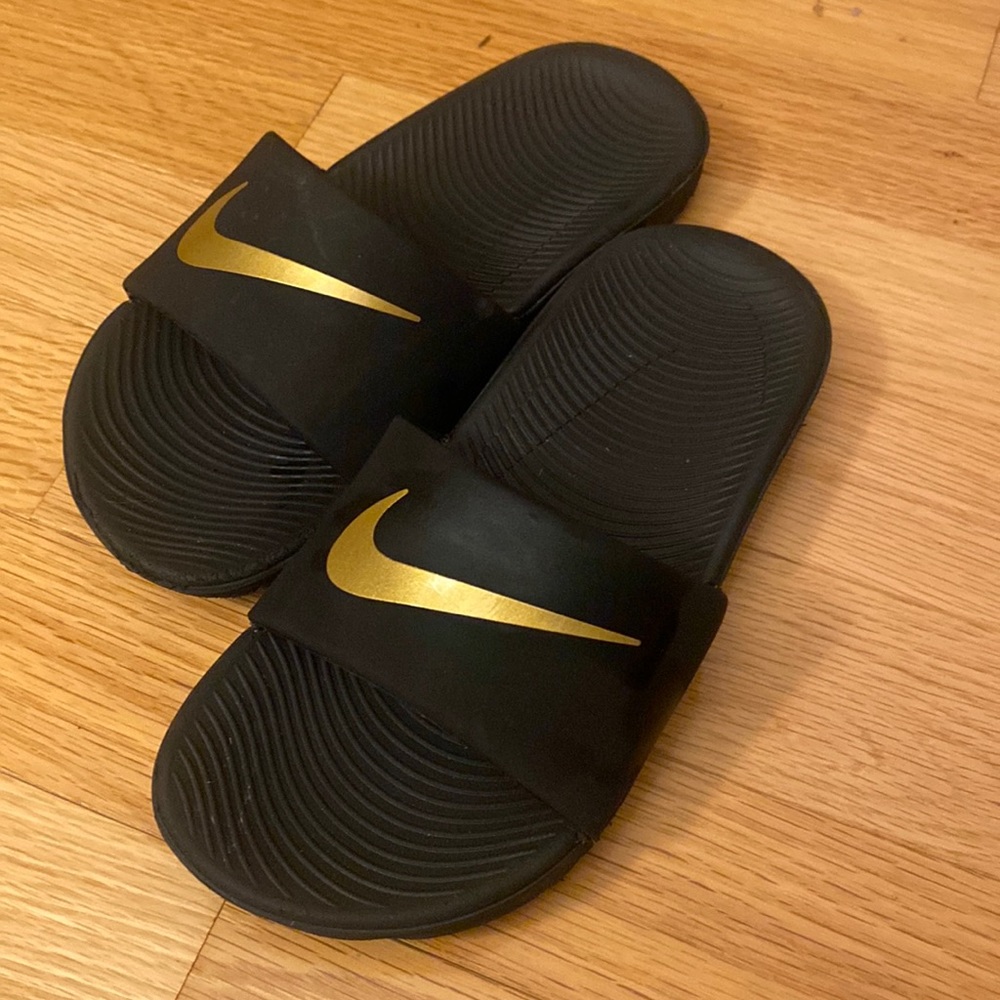 Nike boys sandals size 12